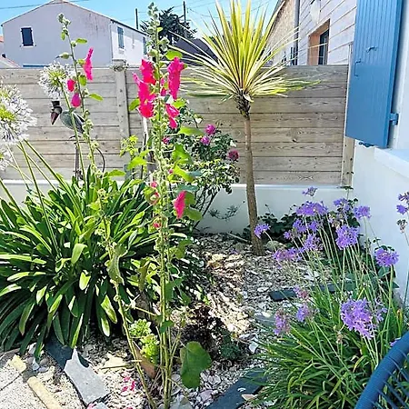 Hotel Clos Des Aigrettes -appartements A 30m Du Port De La Cotiniere , Ile D Oleron -commerces Et Plages A Pied 4*
